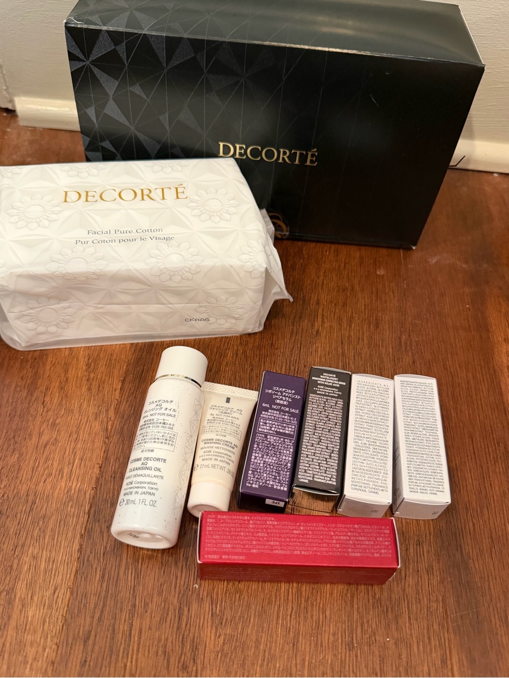 Decorte gift set - Picture 7 of 11